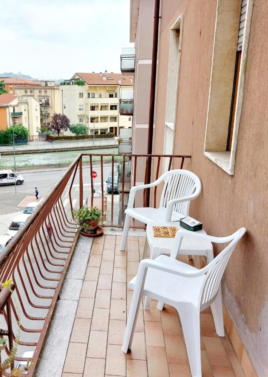 Da Fabio E Francesca - Holiday Apartment Verona Buitenkant foto